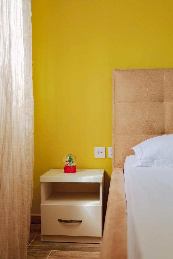 סרנדה Eden Suites & Apartments מראה חיצוני תמונה