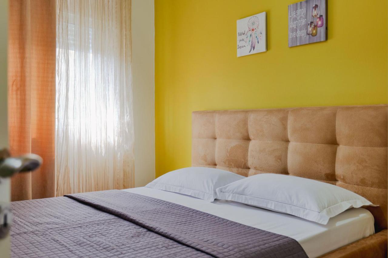 סרנדה Eden Suites & Apartments מראה חיצוני תמונה