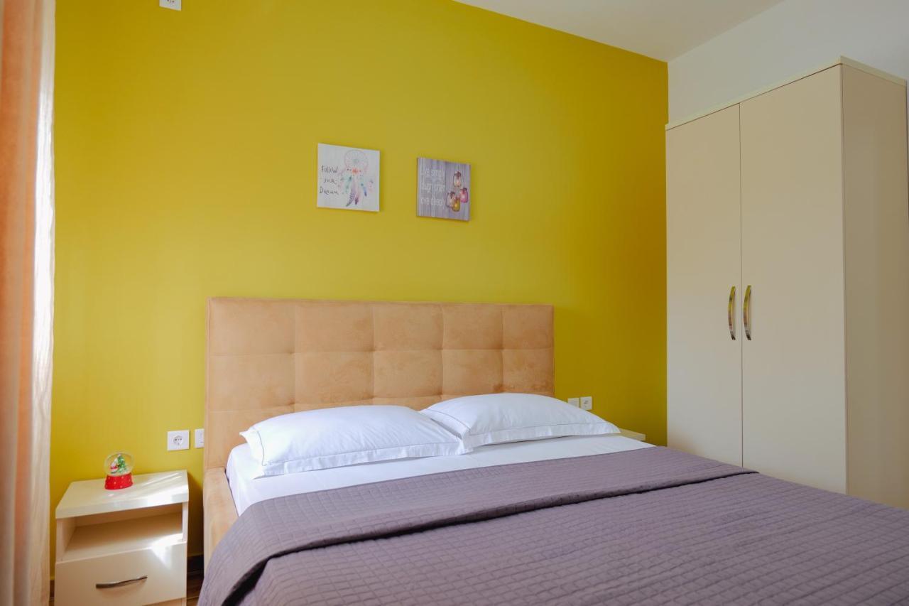 סרנדה Eden Suites & Apartments מראה חיצוני תמונה