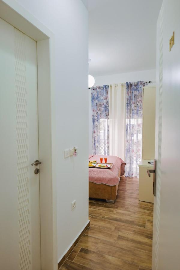 סרנדה Eden Suites & Apartments מראה חיצוני תמונה