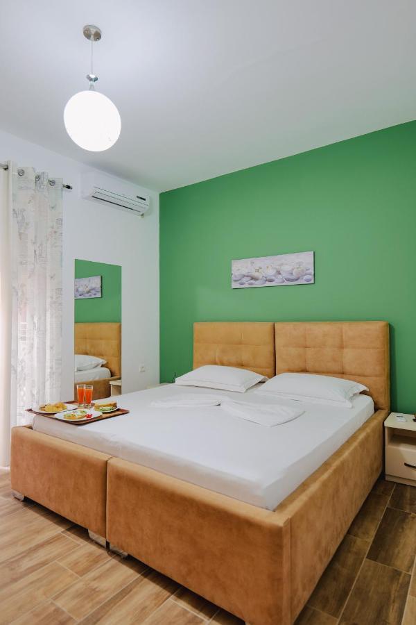 סרנדה Eden Suites & Apartments מראה חיצוני תמונה