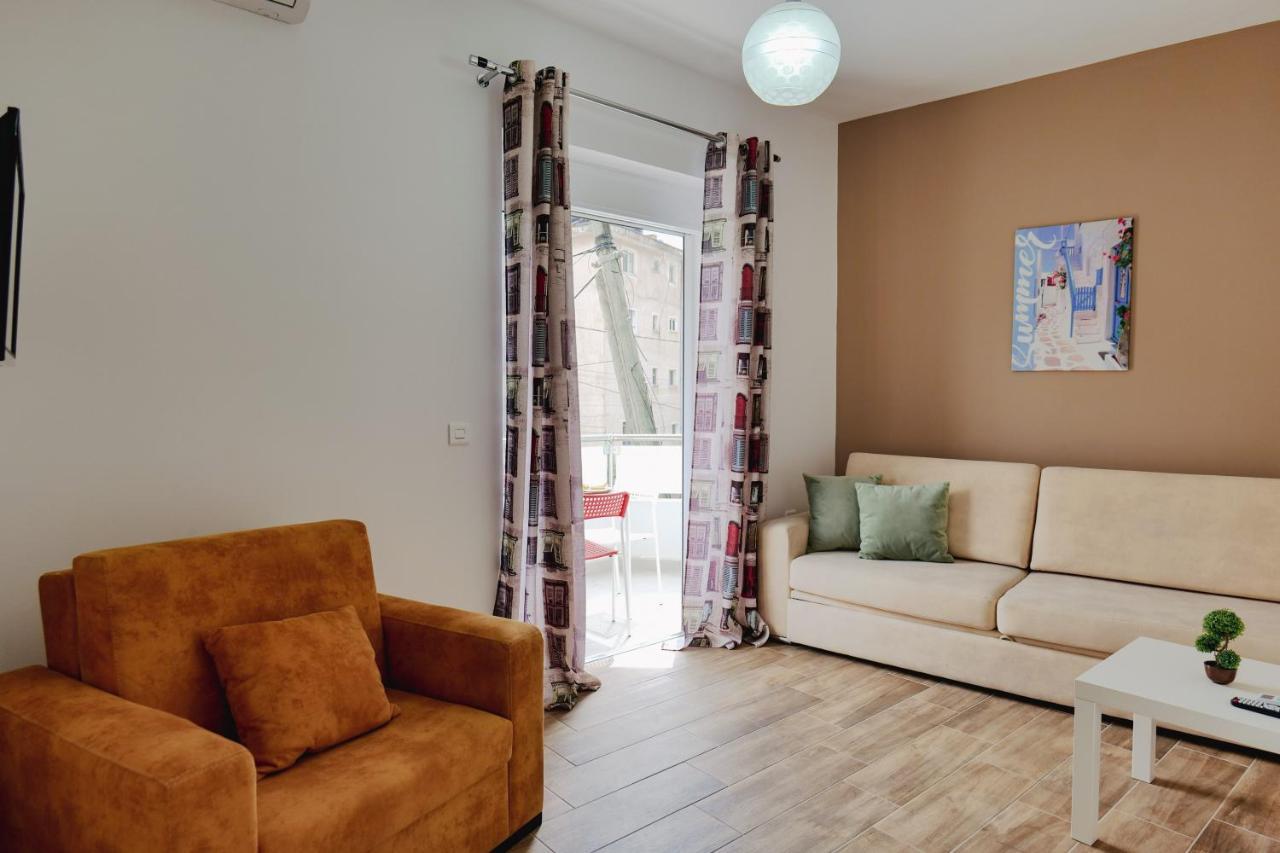 סרנדה Eden Suites & Apartments מראה חיצוני תמונה