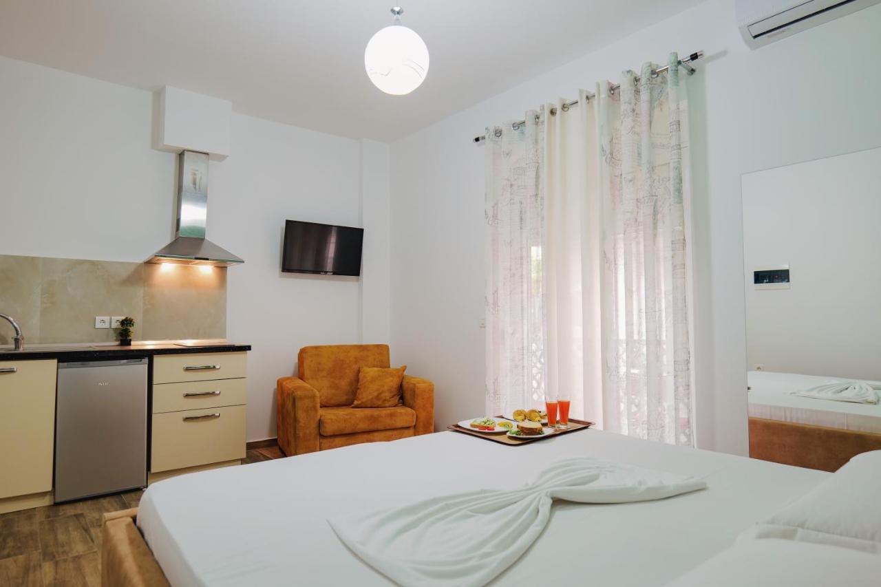 סרנדה Eden Suites & Apartments מראה חיצוני תמונה