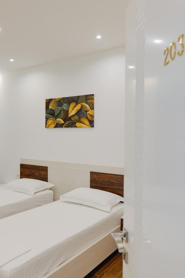 סרנדה Eden Suites & Apartments מראה חיצוני תמונה