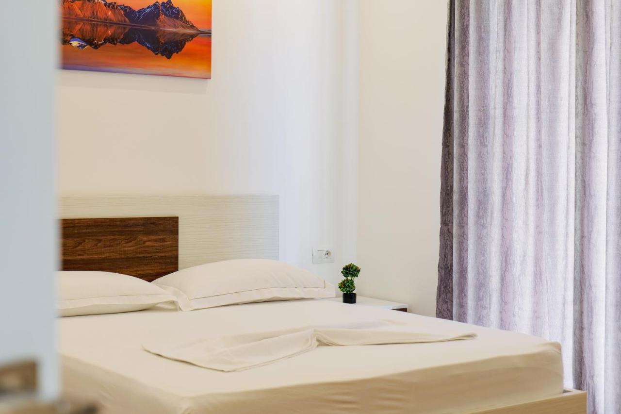 סרנדה Eden Suites & Apartments מראה חיצוני תמונה