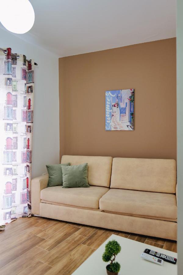 סרנדה Eden Suites & Apartments מראה חיצוני תמונה