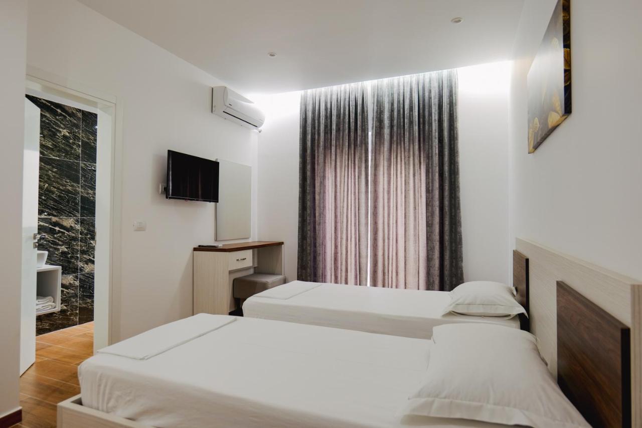 סרנדה Eden Suites & Apartments מראה חיצוני תמונה