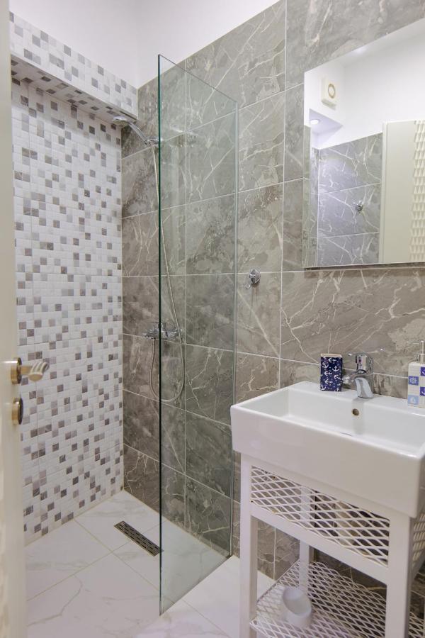 סרנדה Eden Suites & Apartments מראה חיצוני תמונה