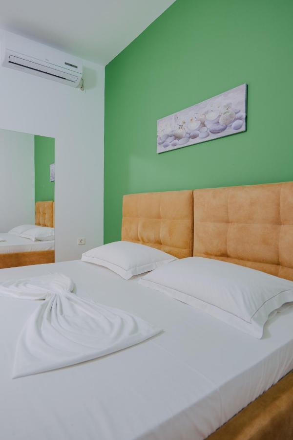 סרנדה Eden Suites & Apartments מראה חיצוני תמונה