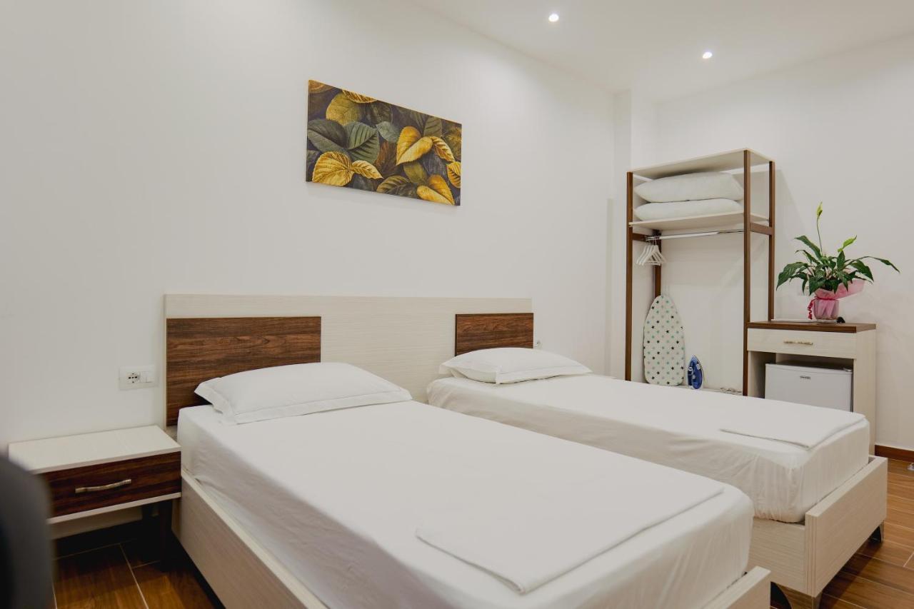 סרנדה Eden Suites & Apartments מראה חיצוני תמונה