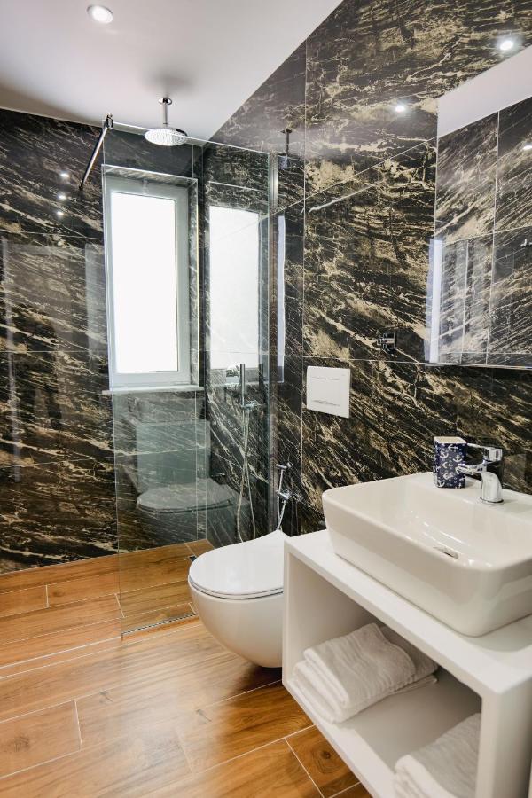 סרנדה Eden Suites & Apartments מראה חיצוני תמונה
