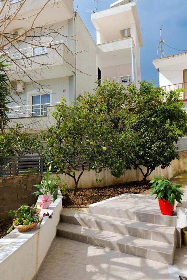 סרנדה Eden Suites & Apartments מראה חיצוני תמונה