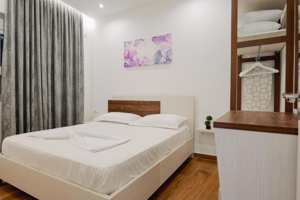 סרנדה Eden Suites & Apartments מראה חיצוני תמונה